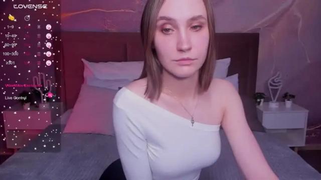 Image 8 of monicanavedo Stream on Chaturbate on 16 months ago