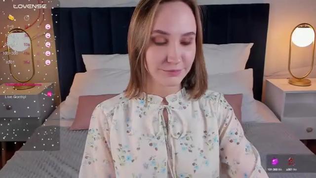 Image 2 of monicanavedo Stream on Chaturbate on 16 months ago