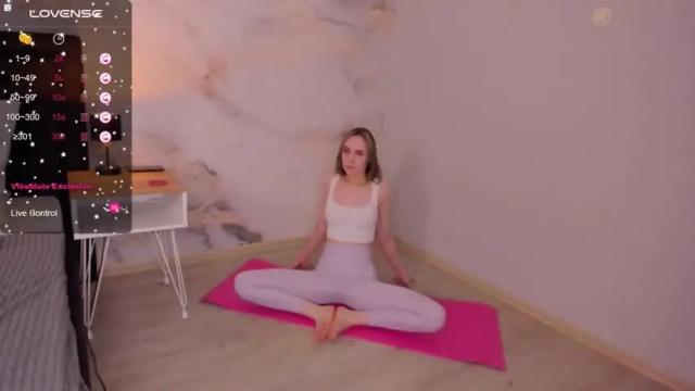 Image 12 of monicanavedo Stream on Chaturbate on 15 months ago