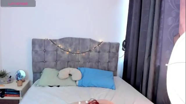 Image 4 of monicatsx Stream on Chaturbate on 28 days ago