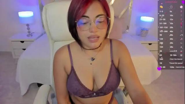Image 3 of monielodge Stream on Chaturbate on 29 days ago