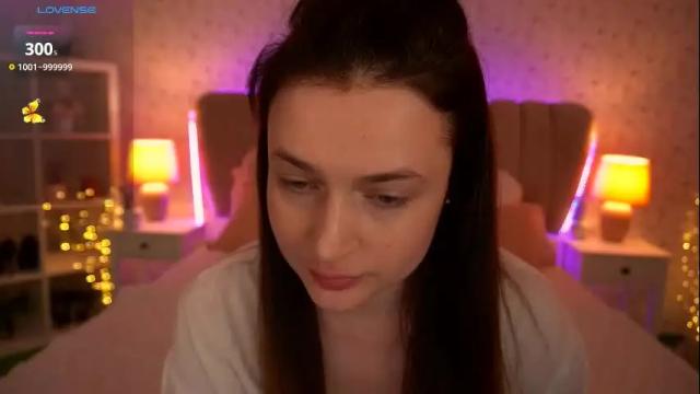 Image 3 of monikabelluci Stream on Chaturbate on 1 month ago