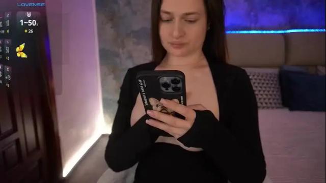Image 8 of monikabelluci Stream on Chaturbate on 13 days ago