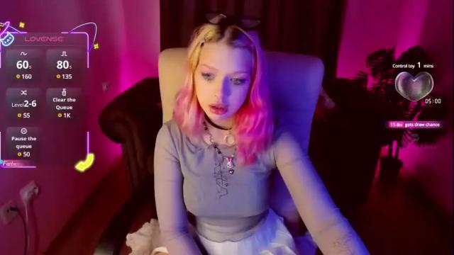 Image 4 of monikamayson Stream on Chaturbate on 15 days ago