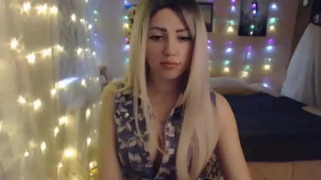 Image 12 of monikaseven Stream on Chaturbate on 19 months ago