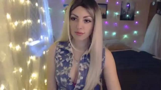 Image 6 of monikaseven Stream on Chaturbate on 19 months ago