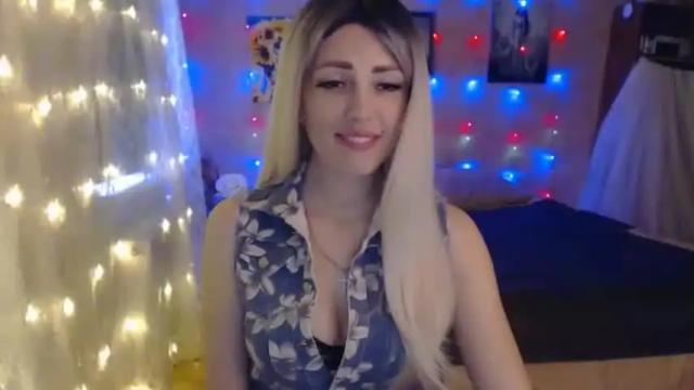 Image 12 of monikaseven Stream on Chaturbate on 19 months ago