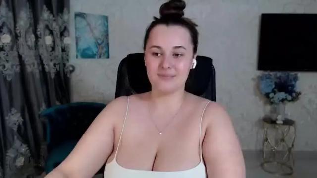 Image 2 of monikavaladi Stream on Chaturbate on 13 months ago