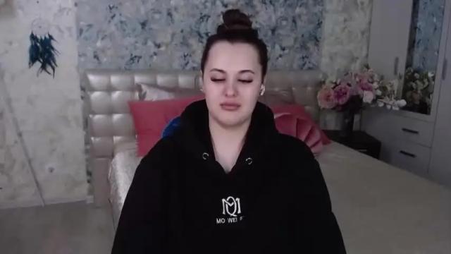 Image 2 of monikavaladi Stream on Chaturbate on 12 months ago