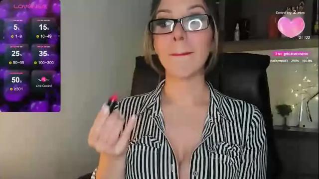 Image 12 of monilee69 Stream on Chaturbate on 1 month ago