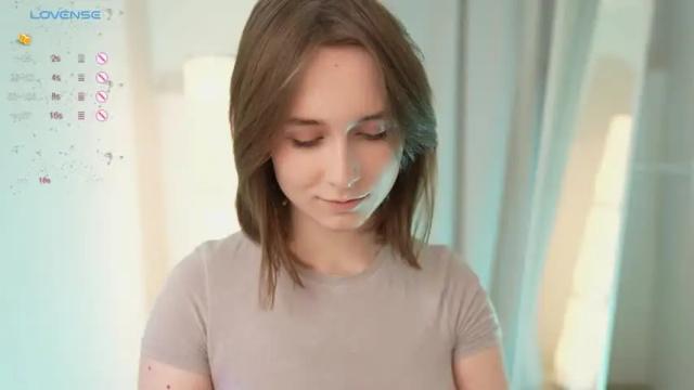 Image 12 of monimauve_ Stream on Chaturbate on 17 months ago