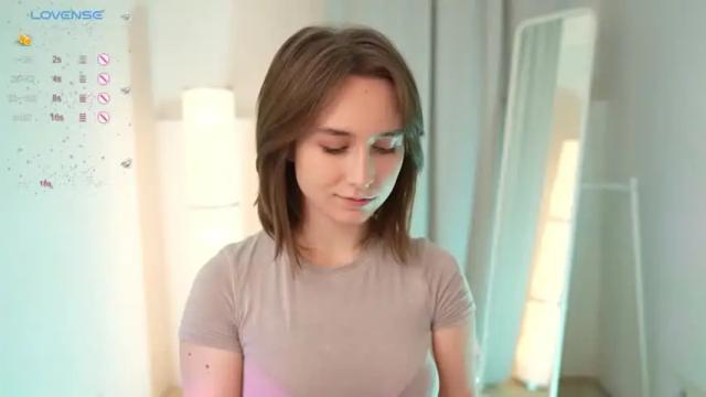 Image 3 of monimauve_ Stream on Chaturbate on 17 months ago