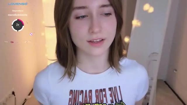 Image 12 of monimauve_ Stream on Chaturbate on 17 months ago