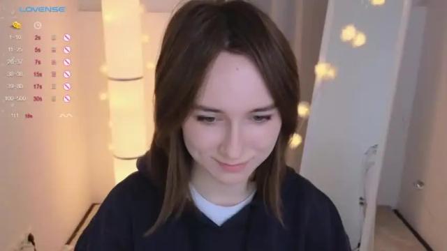 Image 3 of monimauve_ Stream on Chaturbate on 17 months ago