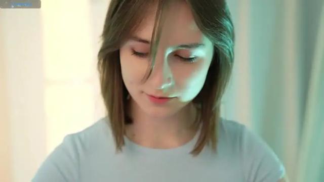 Image 2 of monimauve_ Stream on Chaturbate on 17 months ago