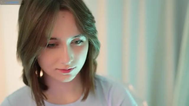 Image 4 of monimauve_ Stream on Chaturbate on 17 months ago