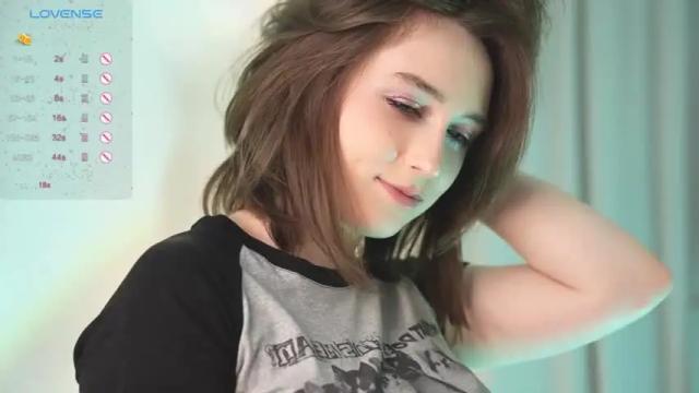Image 8 of monimauve_ Stream on Chaturbate on 16 months ago