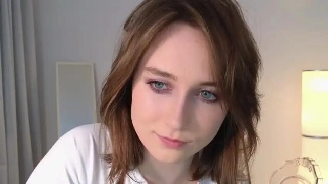 Image 11 of monimauve_ Stream on Chaturbate on 16 months ago