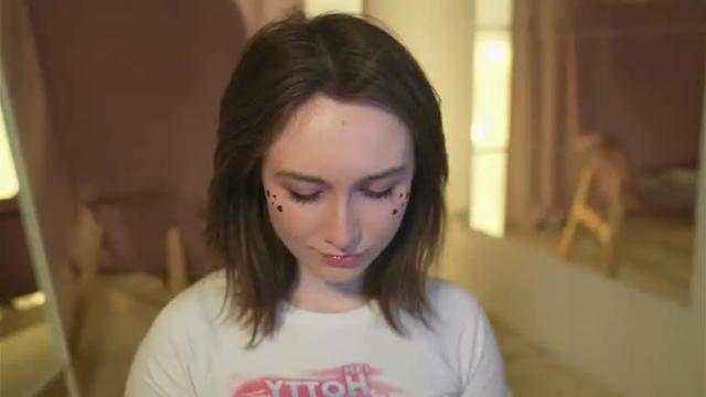 Image 12 of monimauve_ Stream on Chaturbate on 15 months ago