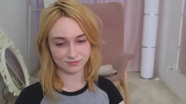 Image 2 of monimauve_ Stream on Chaturbate on 13 months ago