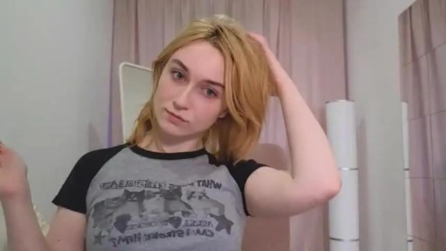 Image 4 of monimauve_ Stream on Chaturbate on 13 months ago