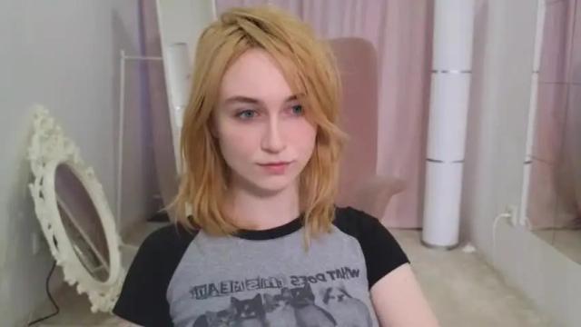 Image 6 of monimauve_ Stream on Chaturbate on 13 months ago