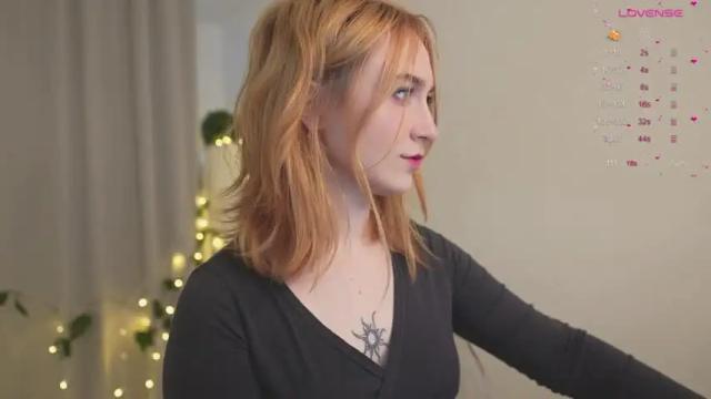 Image 3 of monimauve_ Stream on Chaturbate on 13 months ago