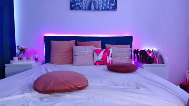 Image 3 of moniquebliss Stream on Chaturbate on 5 months ago