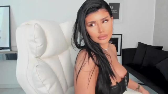 Image 10 of moniqueeass Stream on Chaturbate on 1 month ago