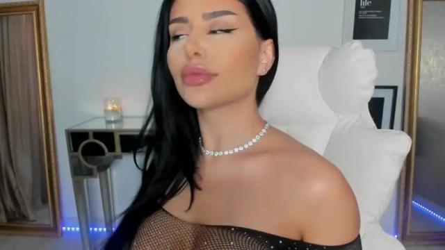 Image 3 of moniqueeass Stream on Chaturbate on 1 month ago
