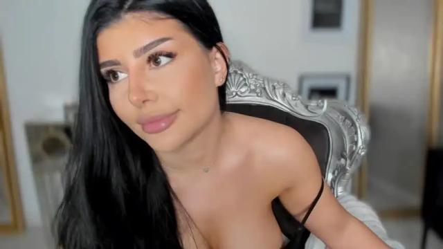 Image 10 of moniqueeass Stream on Chaturbate on 28 days ago