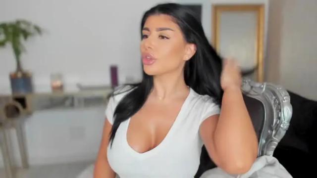Image 7 of moniqueeass Stream on Chaturbate on 4 days ago