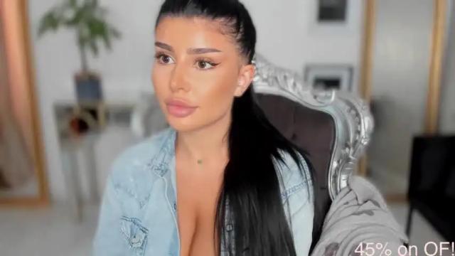 Image 7 of moniqueeass Stream on Chaturbate on 3 months ago