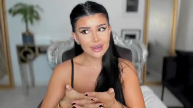 Image 7 of moniqueeass Stream on Chaturbate on 5 months ago