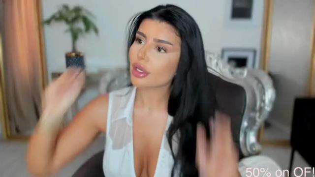 Image 4 of moniqueeass Stream on Chaturbate on 4 months ago