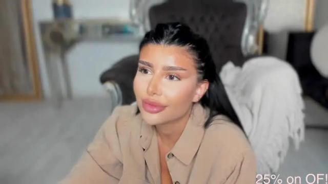 Image 7 of moniqueeass Stream on Chaturbate on 4 months ago