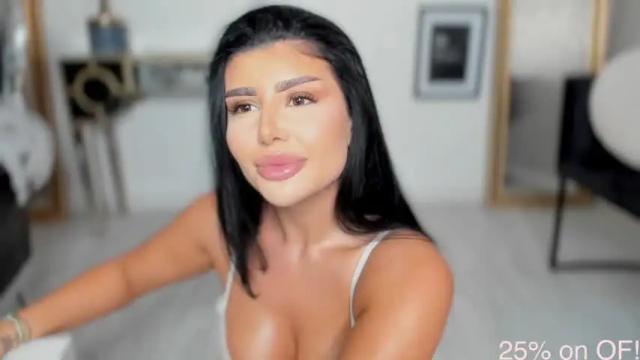 Image 8 of moniqueeass Stream on Chaturbate on 4 months ago