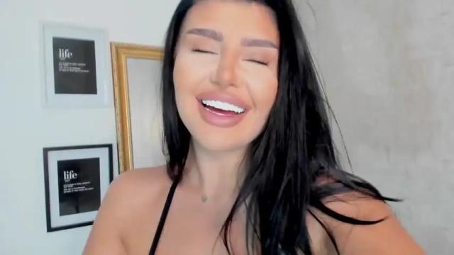 Image 3 of moniqueeass Stream on Chaturbate on 3 months ago