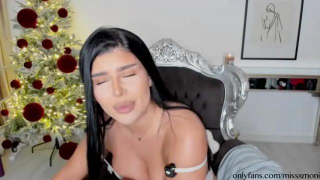 Image 7 of moniqueeass Stream on Chaturbate on 1 month ago