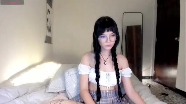 Image 7 of monserrat_gil Stream on Chaturbate on 4 months ago