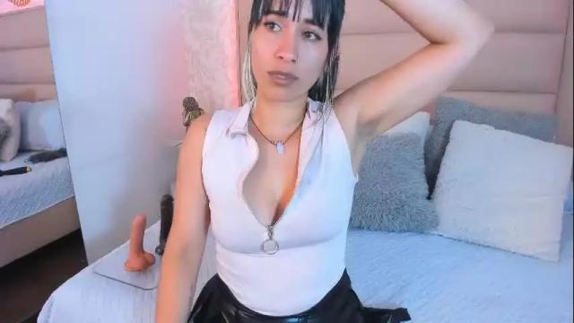 Image 2 of monserrat_towers Stream on Chaturbate on 2 months ago