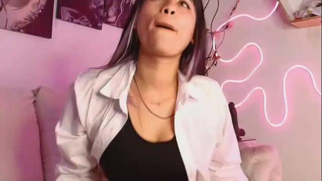 Image 2 of monserrat_towers Stream on Chaturbate on 1 month ago