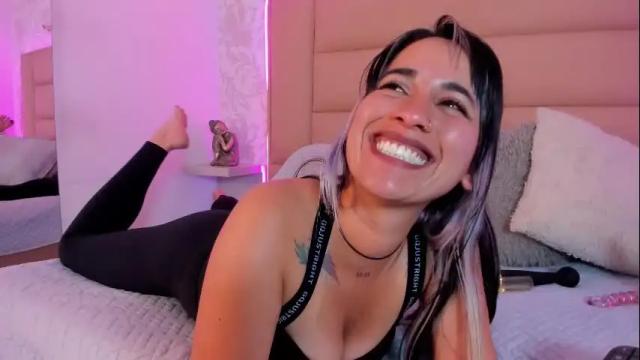 Image 10 of monserrat_towers Stream on Chaturbate on 17 days ago