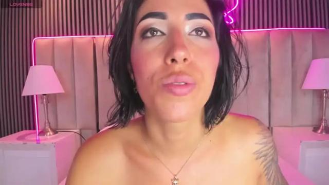 Image 3 of monserratrey Stream on Chaturbate on 13 months ago