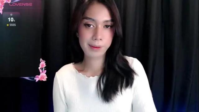 Image 11 of montrous_princessx Stream on Chaturbate on 1 month ago