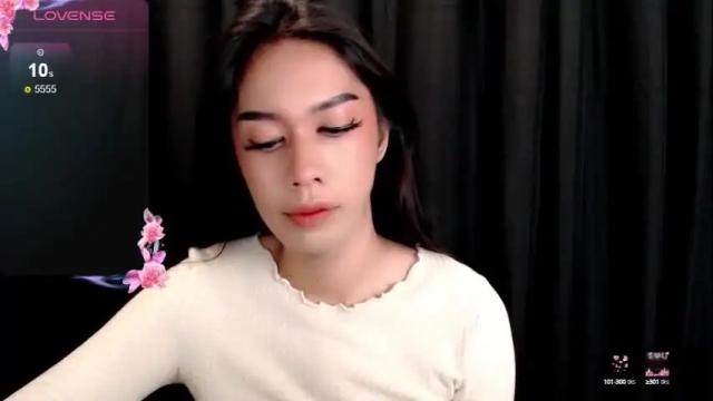 Image 11 of montrous_princessx Stream on Chaturbate on 1 month ago