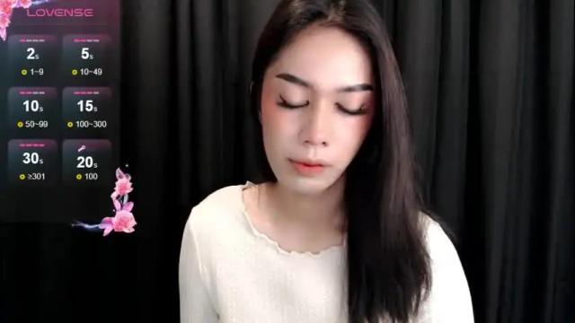 Image 12 of montrous_princessx Stream on Chaturbate on 1 month ago
