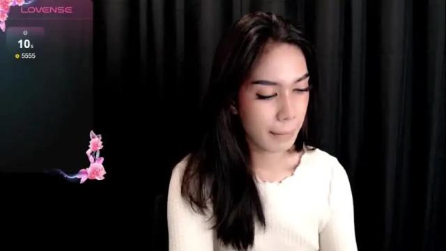 Image 2 of montrous_princessx Stream on Chaturbate on 1 month ago