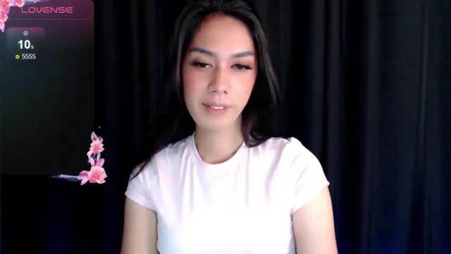 Image 2 of montrous_princessx Stream on Chaturbate on 1 month ago