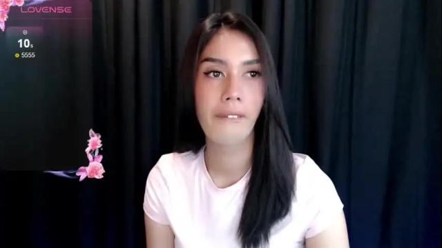 Image 11 of montrous_princessx Stream on Chaturbate on 1 month ago